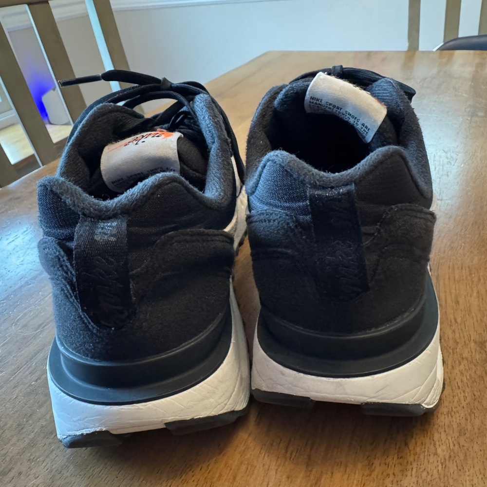 Women's Nike Air Max Dawn - Black - 7.5 - Picture 5 of 8